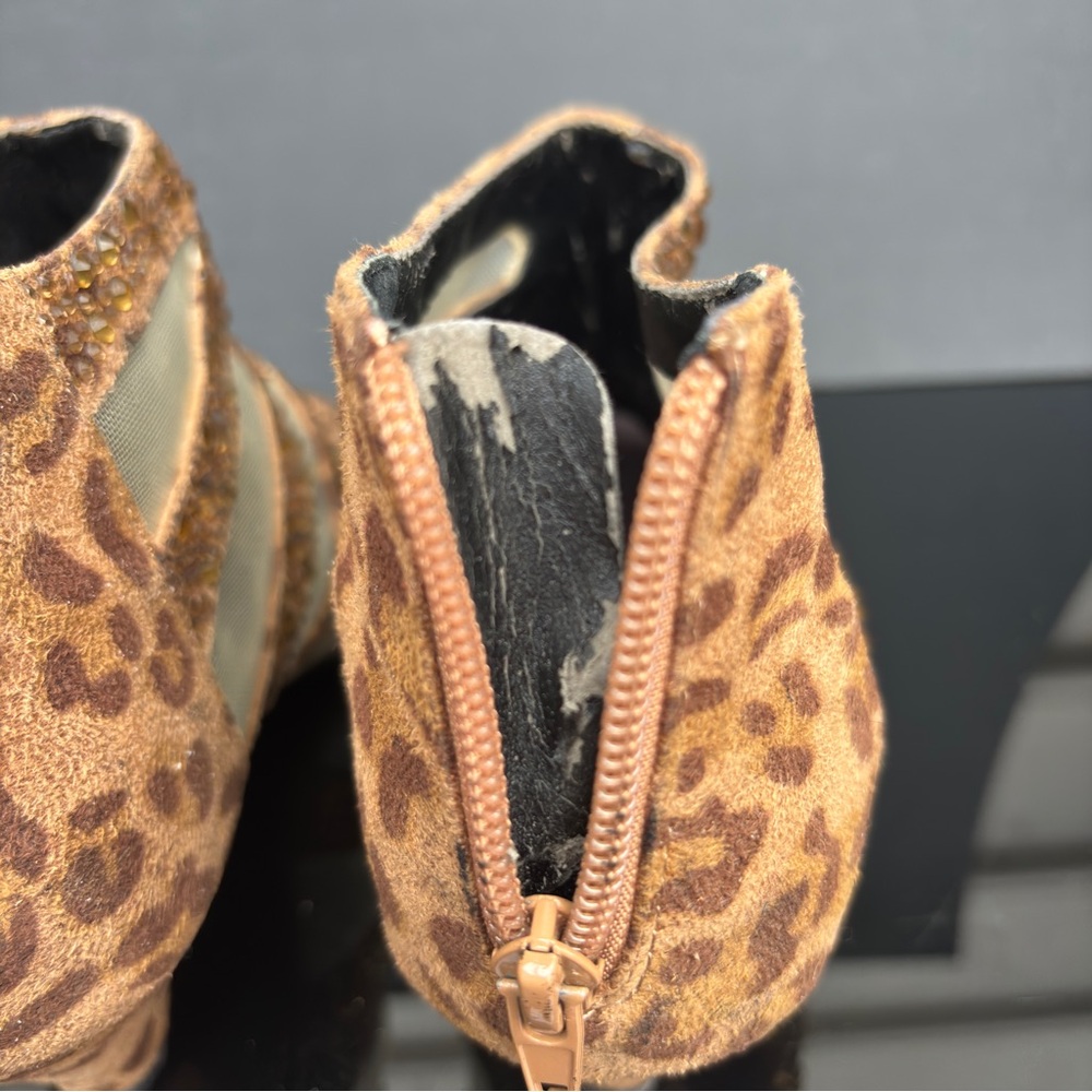 Joan Boyce Embellished Print Bootie Heels Size 8.5W Mobwife Y2K - Picture 5 of 8